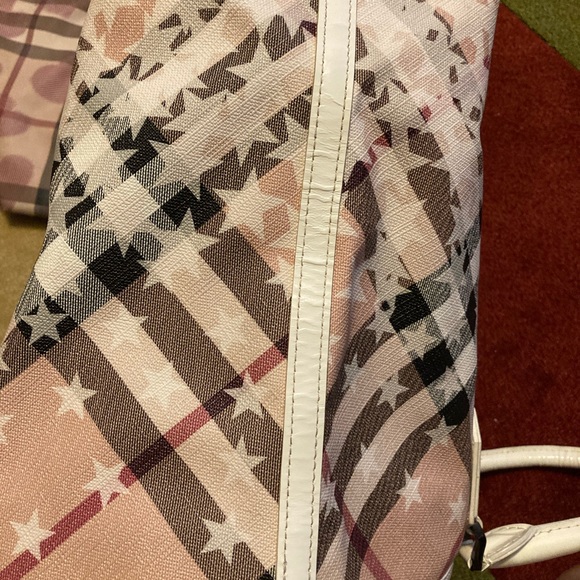💯 Authentic white Burberry Stars limited edition - Picture 11 of 12